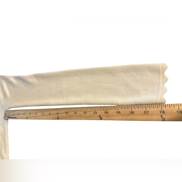 The Workshop Scallop Trim Top Size Medium Oatmeal Long Sleeve Square Neckline - Picture 13 of 13